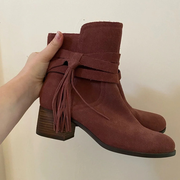 KOOLABURRA BY UGG KENZ TASSEL SIDE ZIP UP ANKLE BOOTIES BURGUNDY SUEDE SIZE 9 - Picture 1 of 7